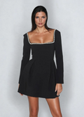Callie | Vestido Mini con Detalles de Perla