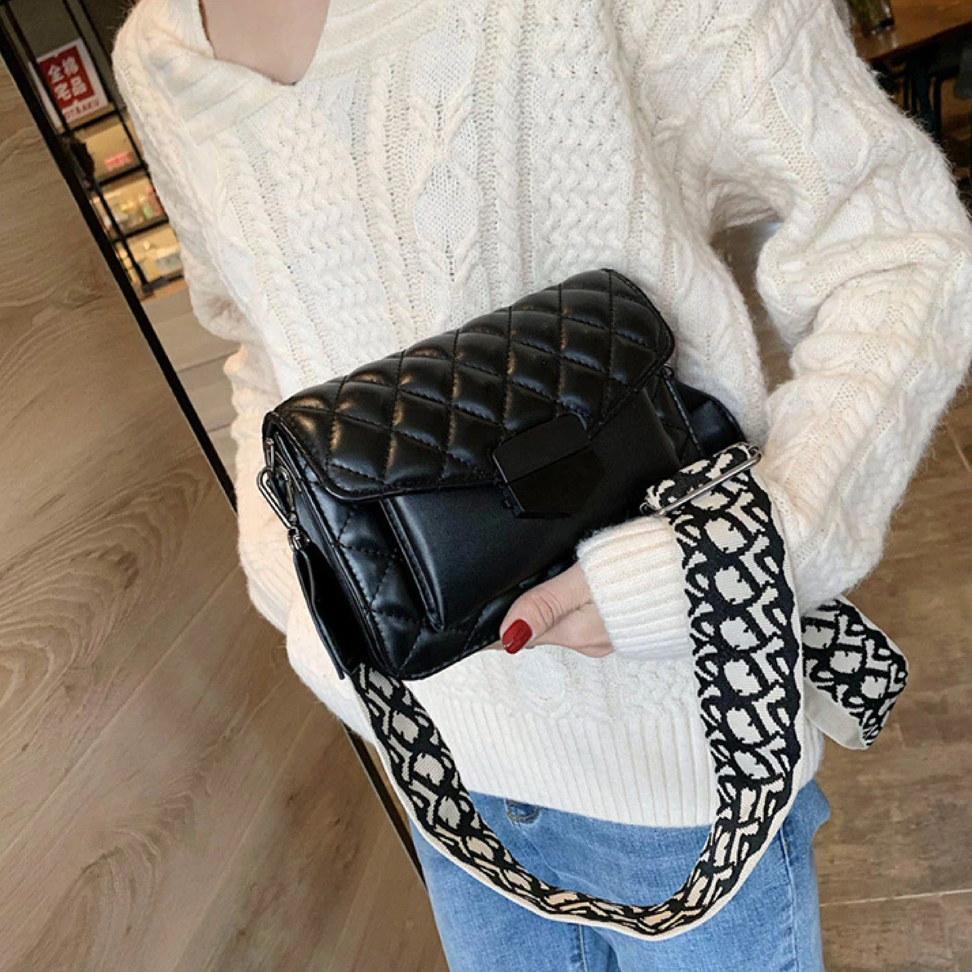 Elena | Bolso Elegante con Cadena