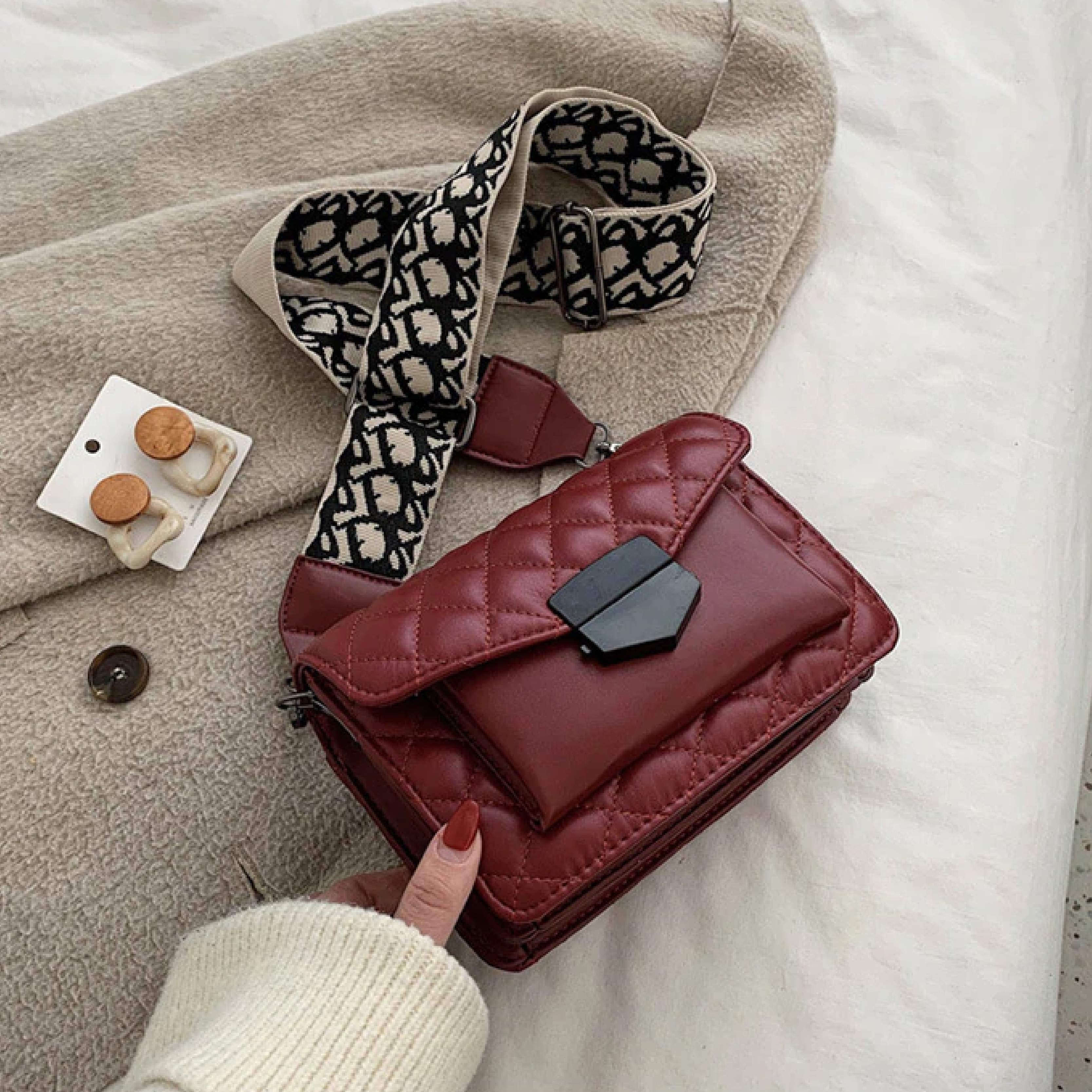 Elena | Bolso Elegante con Cadena